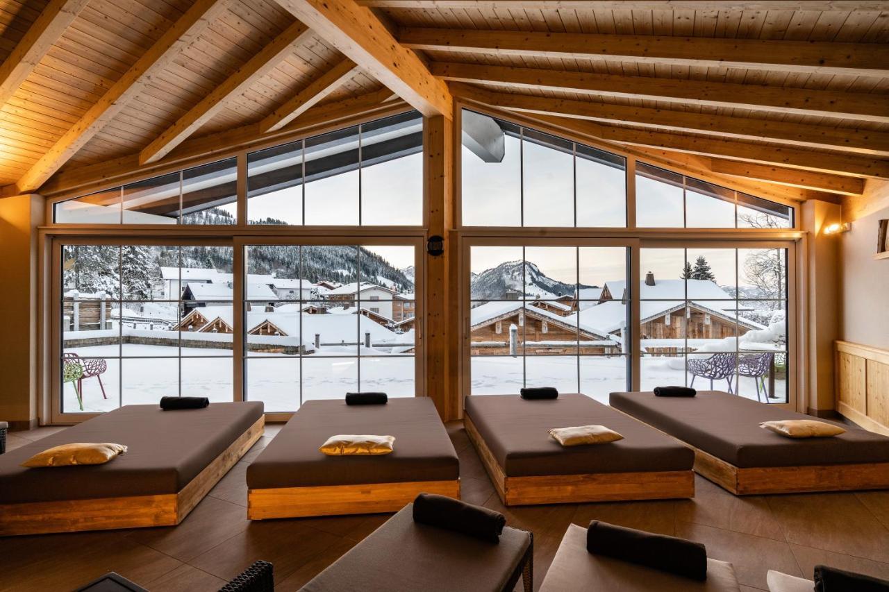 Alpin Lodges - Moderne Appartements Mit Zugang Zu 3000 Qm Spa Panoramahotel Oberjoch باد هينديلانغ المظهر الخارجي الصورة